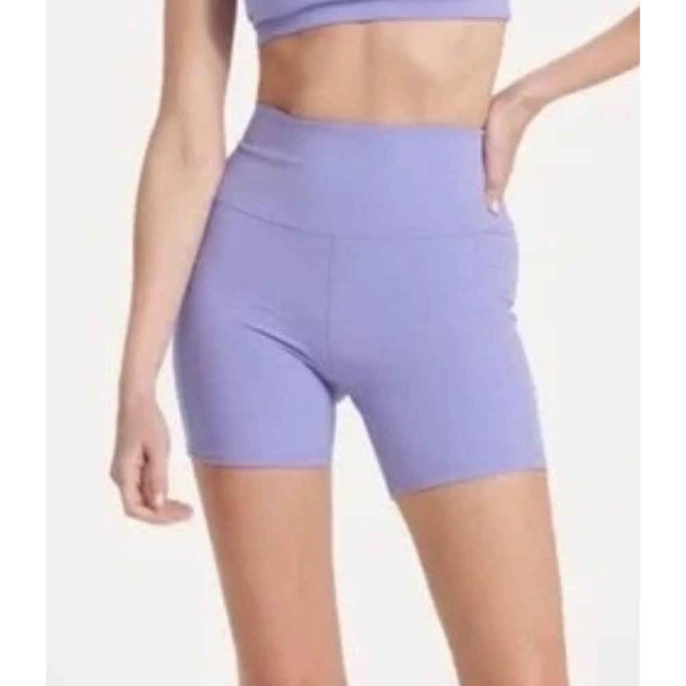 Vuori Studio Pocket Short